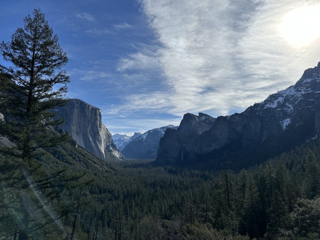 the yosemte valley from the tunnel